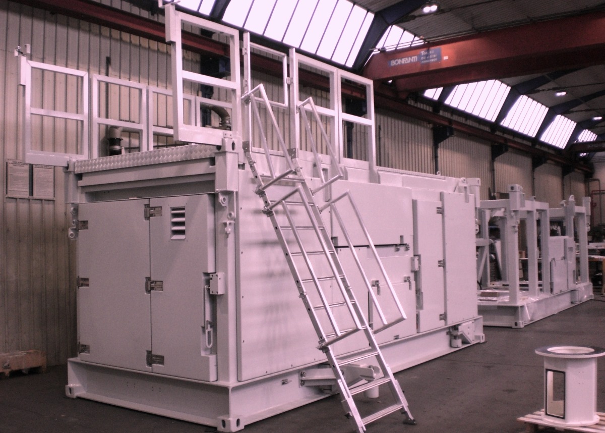 Container trasportabile completo di antenna tipo 5M5